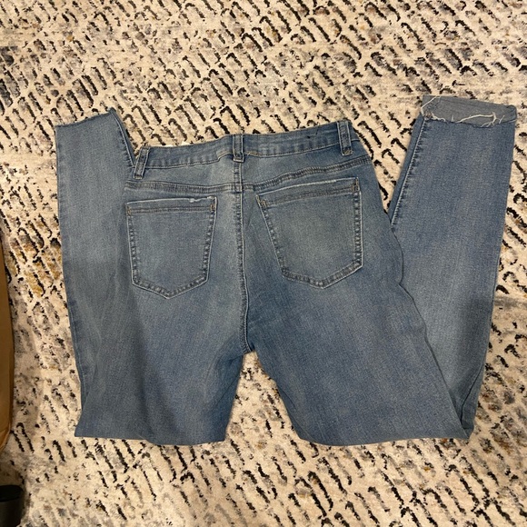 Ripped skinny jeans - Picture 3 of 3